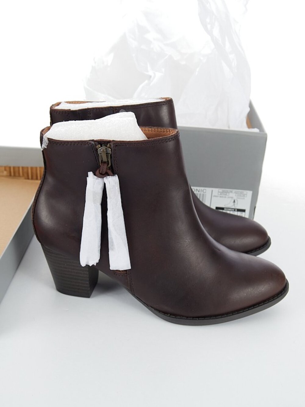 Vionic Upright Madeline Leather Bootie in Chocolate Women's Size 6 Unworn